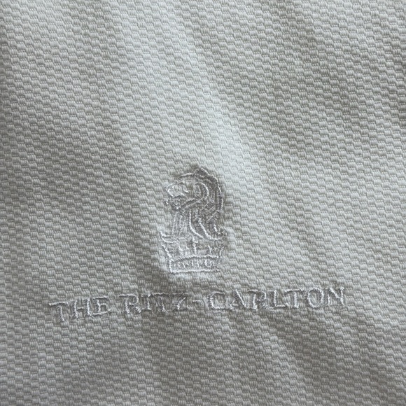 Ritz Carlton Women & Men’s Bathrobe White - Picture 8 of 8